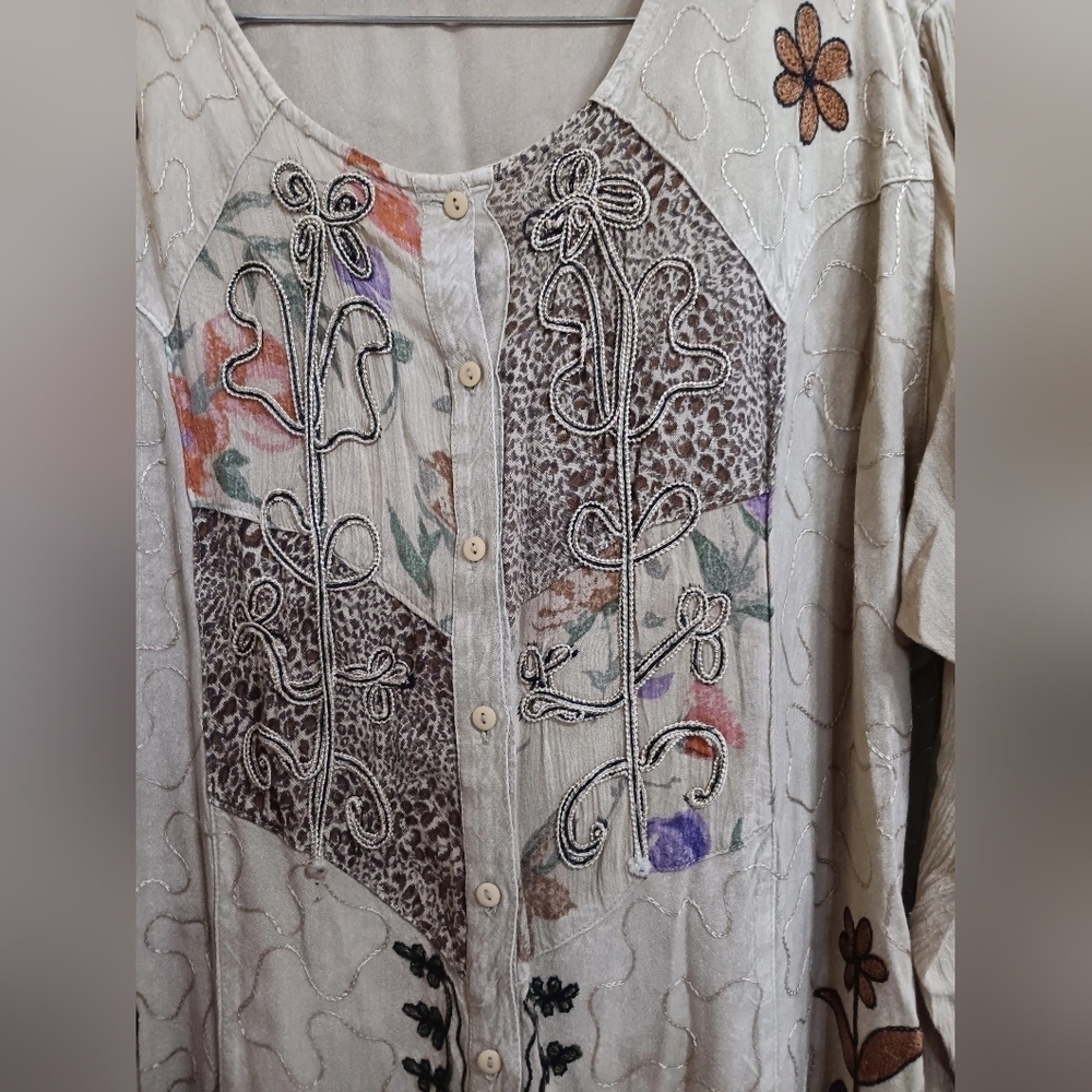 Floral Embroidered Beige Blouse - Picture 5 of 10